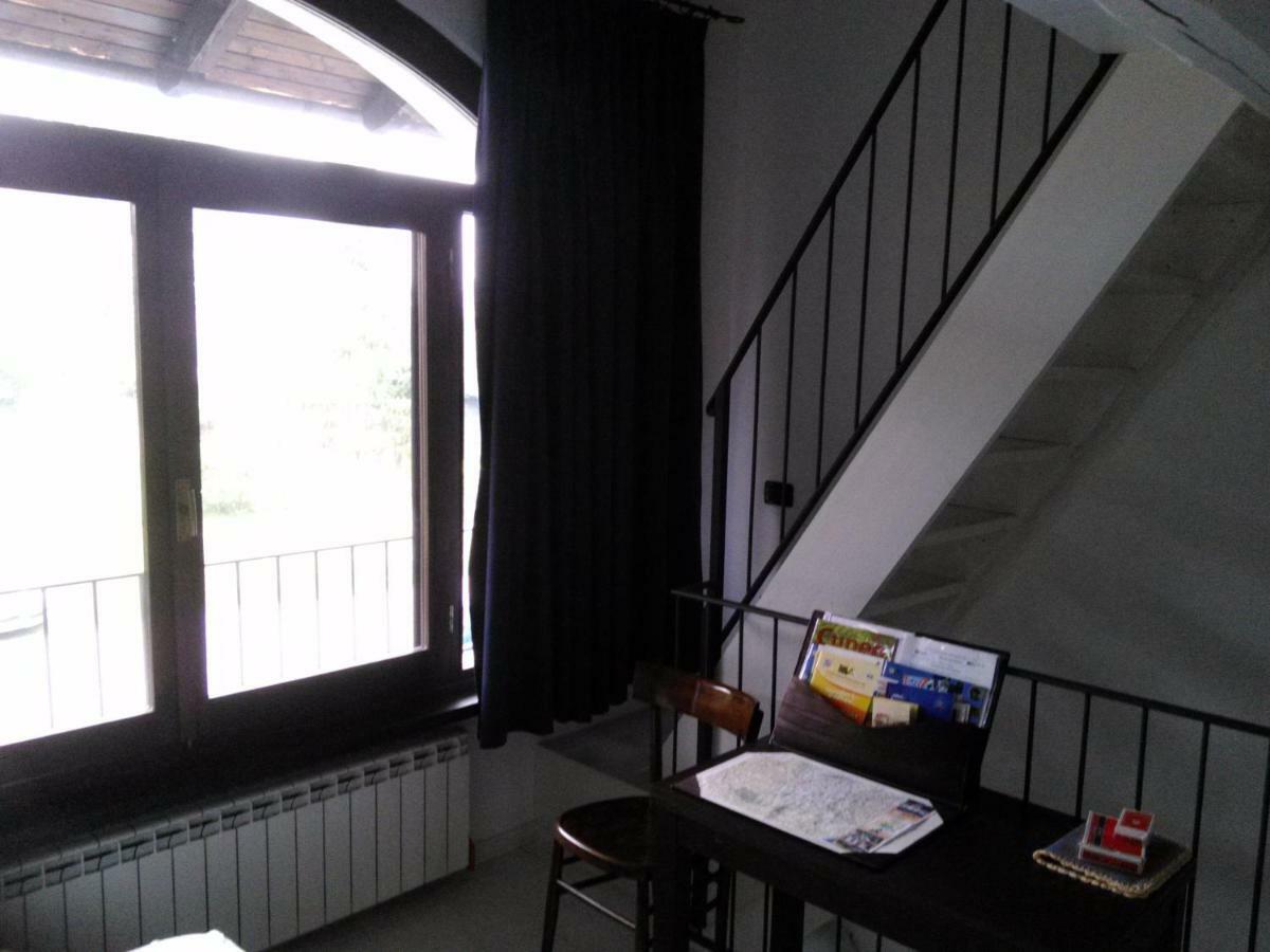 La Meridiana, Monolocale In Cascina Ristrutturata Boves Bagian luar foto